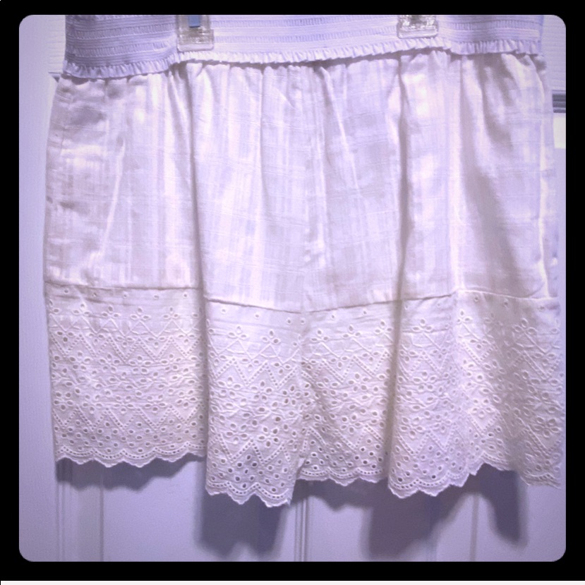 Nwt Adorable Eyelet Shorts